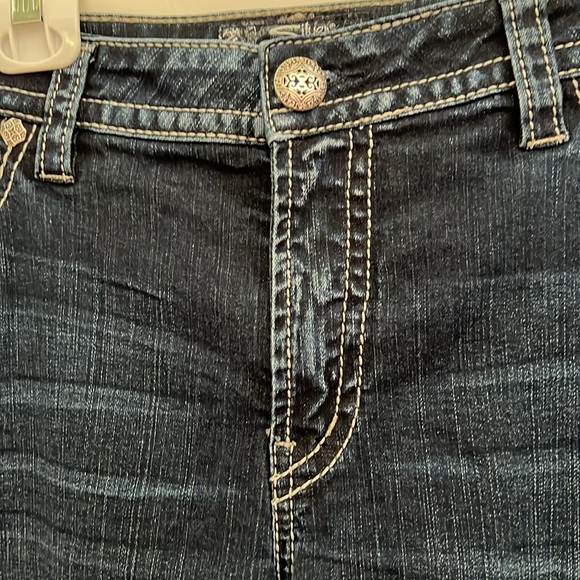 Silver Jean Co Suzi Mid Capri Blue Jean. Size: 20 - Picture 3 of 7